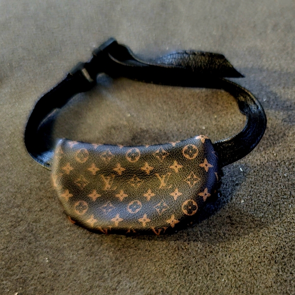 Louis Vuitton Monogram Belt Bag For Labubu - Picture 2 of 2